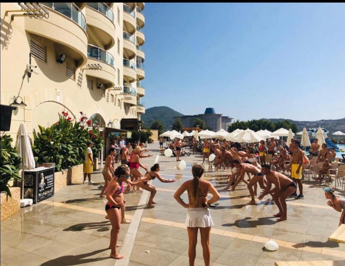 In Goldcity In The Main Building With Amazing View Kargicak Mahmutlar With Private Aparthotel *