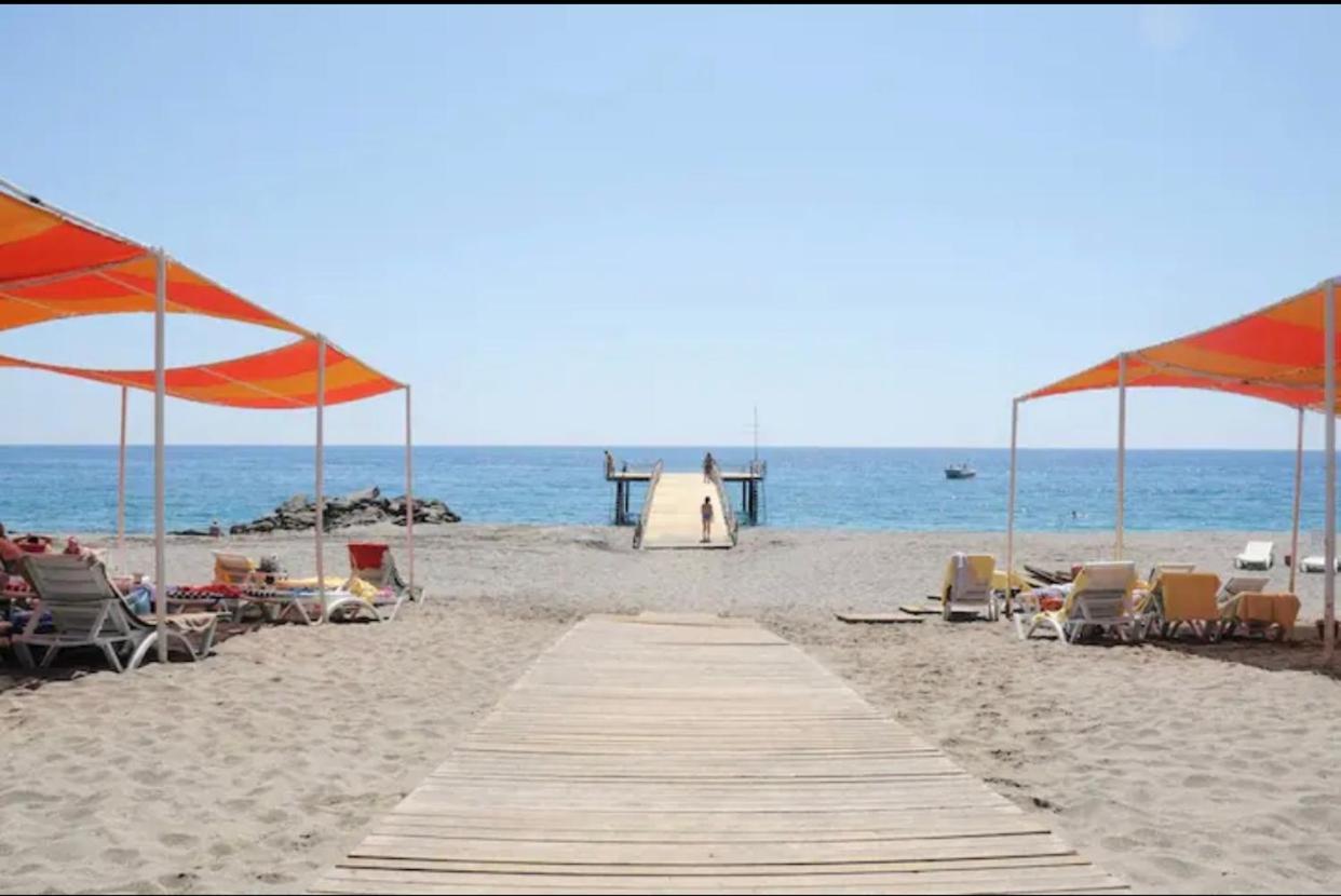 In Goldcity In The Main Building With Amazing View Kargicak Mahmutlar With Private Aparthotel *