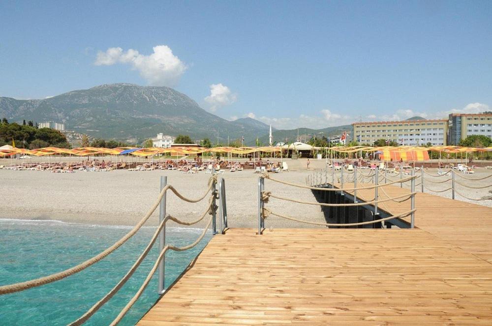 In Goldcity In The Main Building With Amazing View Kargicak Mahmutlar With Private * Alanya