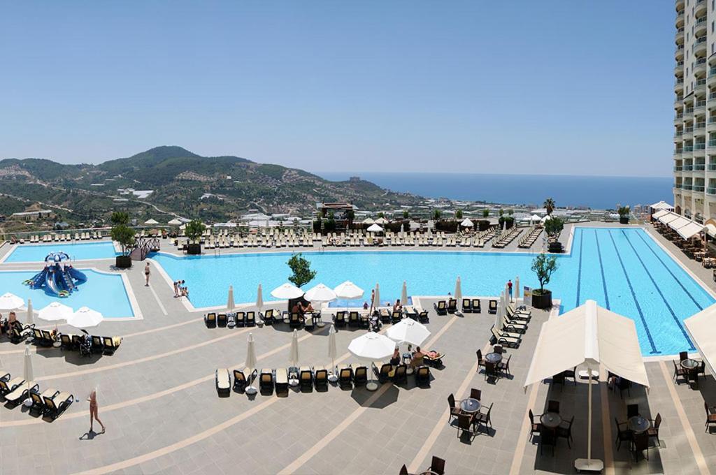In Goldcity In The Main Building With Amazing View Kargicak Mahmutlar With Private Aparthotel *